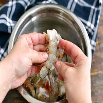 how to peel and devein shrimp
