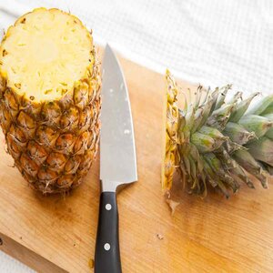 How to cut a pineapple with a knife