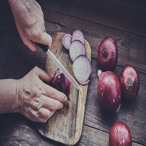 How to chop onions without crying- Chop quickly like a master chef