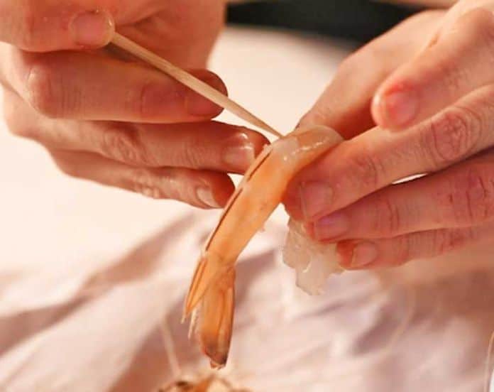 how to devein shrimp using a tooth pick