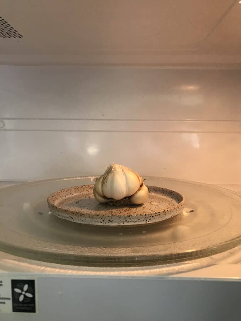 how to peel garlic using microwave
