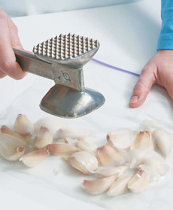 peeling garlic using mallet